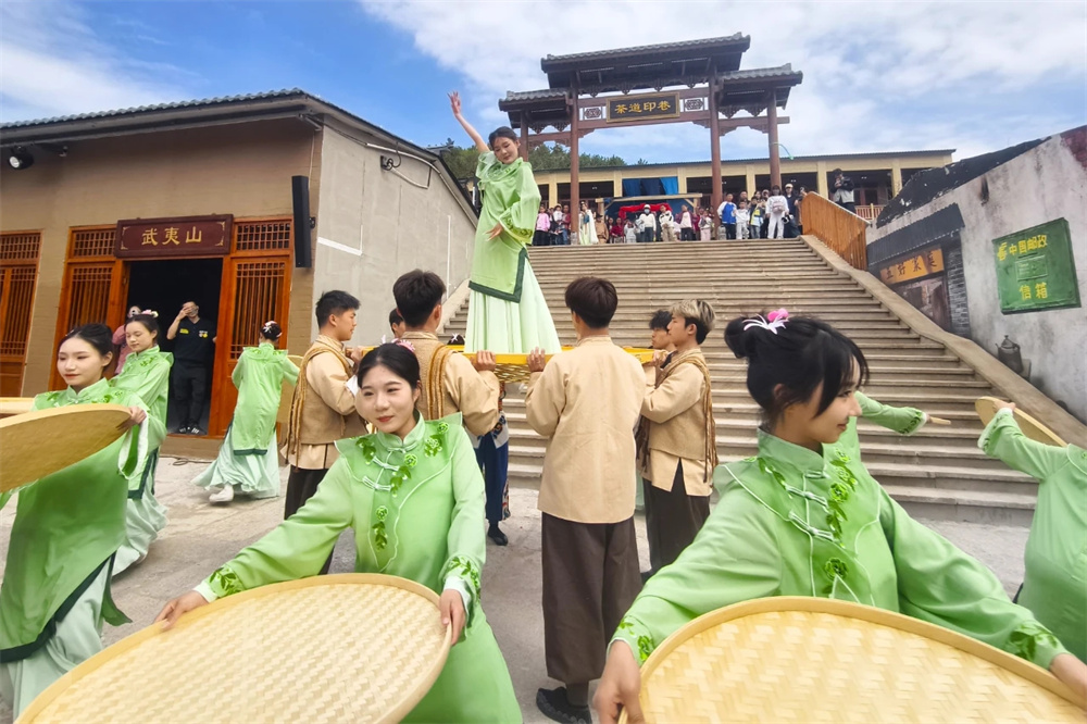 沉浸式实景演艺《茶道印象》。席晓宇摄