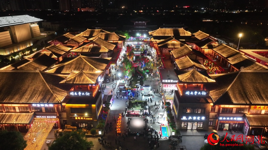 定州夜景。人民网记者 周博摄