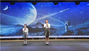 小小演讲家 致敬新时代劳动者