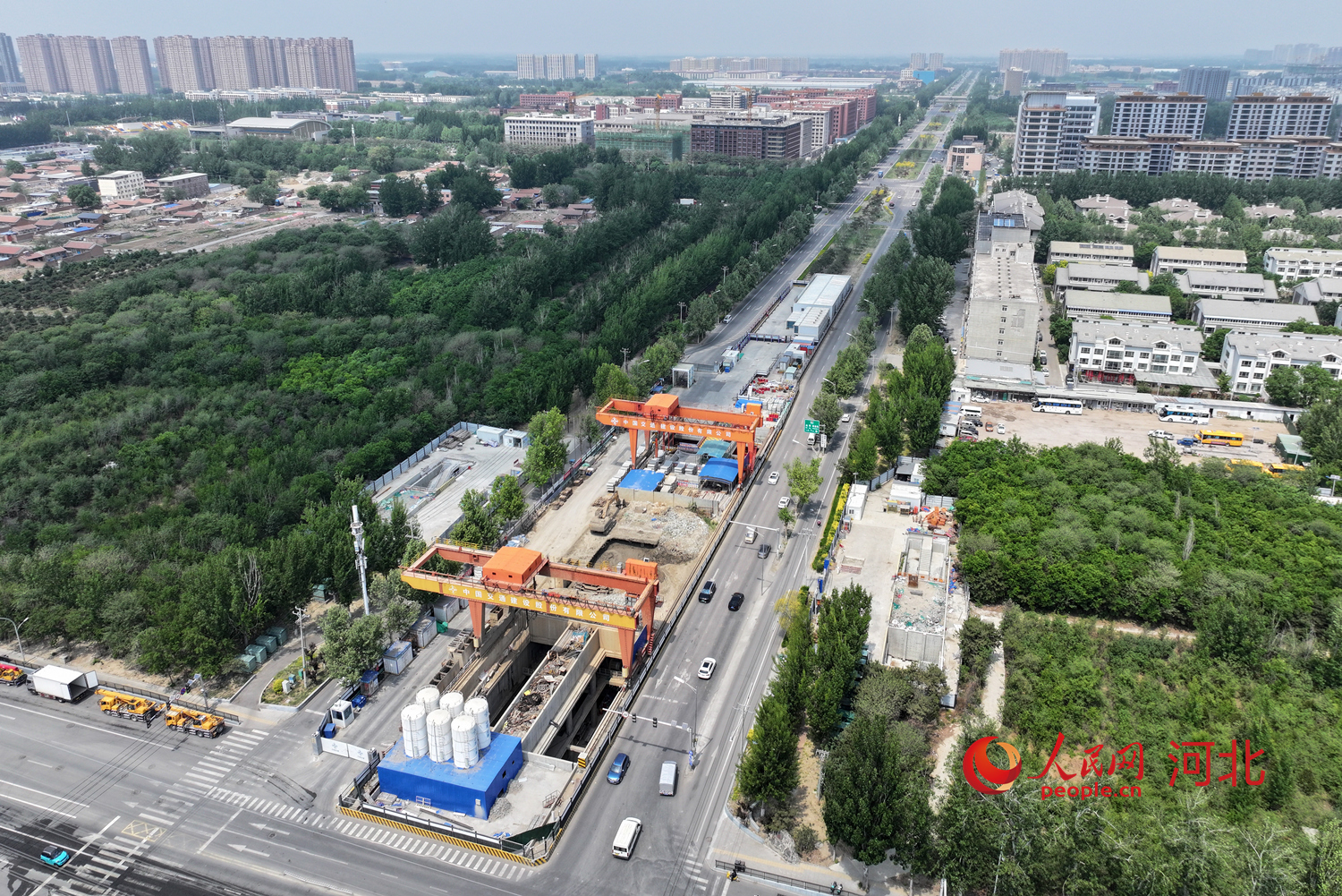 北京軌道交通22號線河北段潮白大街站項目施工現場。 人民網記者 林福盛攝