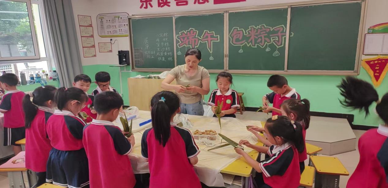 活动现场。保定市满城区满城小学供图