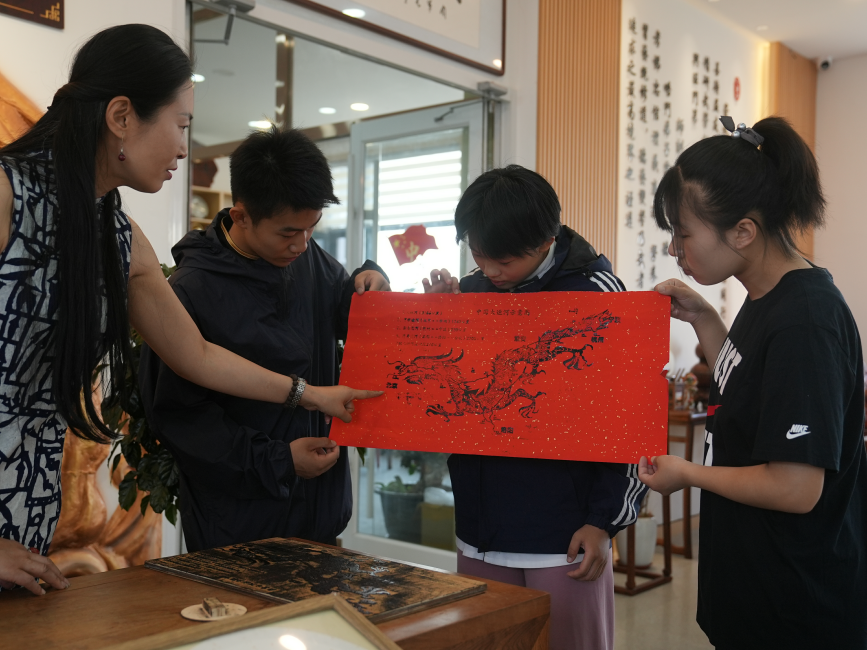 沧州市新华区新的社会阶层人士联合会统筹各方资源，开展丰富多彩的活动，凝聚共识，展现新作为。刘友辉摄