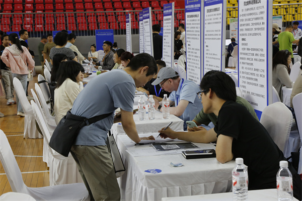 2025年河北省残疾人就业洽谈会现场。河北省残联供图