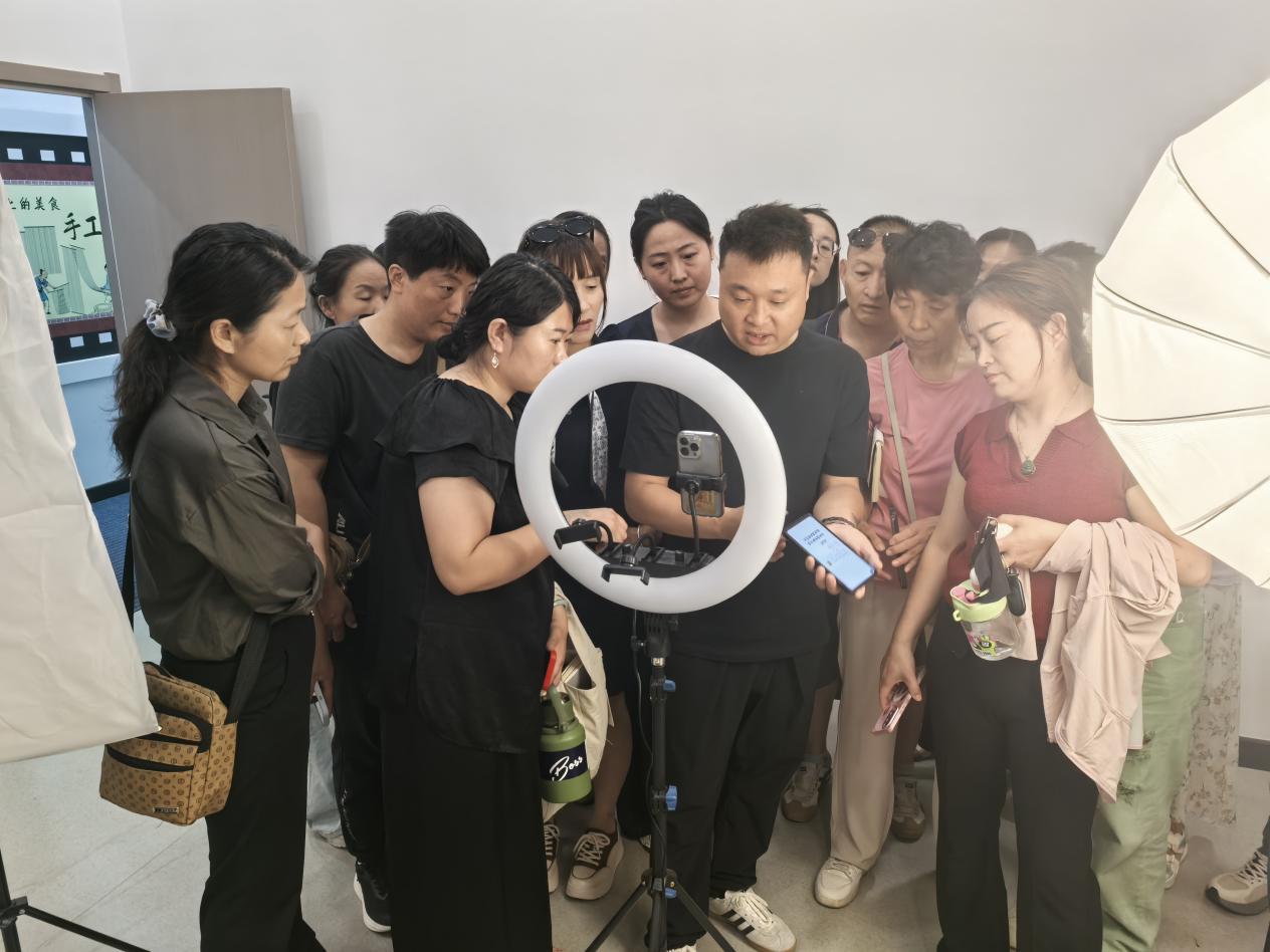 培训现场。李韦宁摄