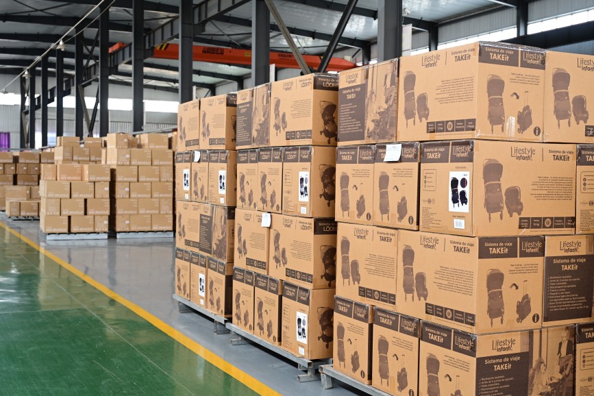 曲周童车企业仓库。王喜民摄