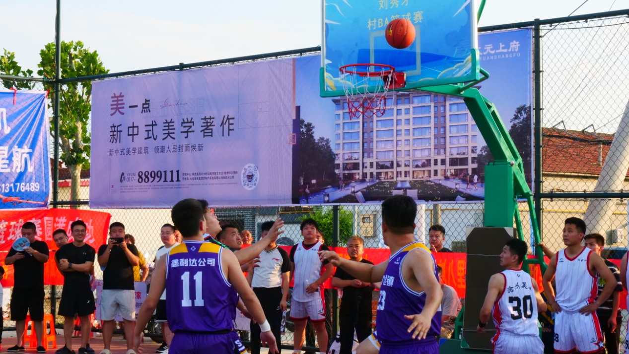 进球瞬间。刘翔摄
