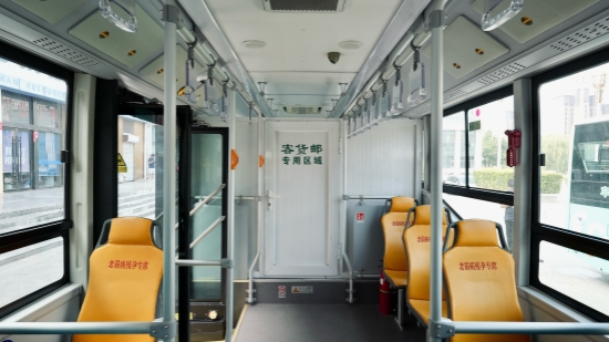 威縣公交車設置的客貨郵專用區域。武家豪攝
