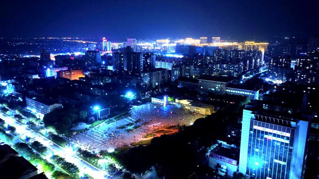 磁县城区夜景璀璨。磁县融媒体中心供图
