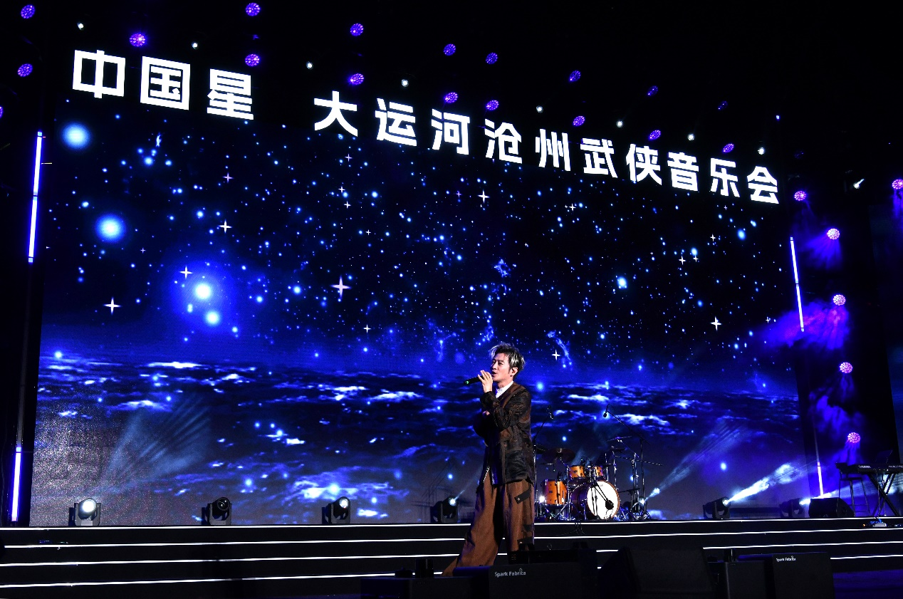 7月26日，歌唱演員為觀眾獻上精彩演唱。苑立偉攝