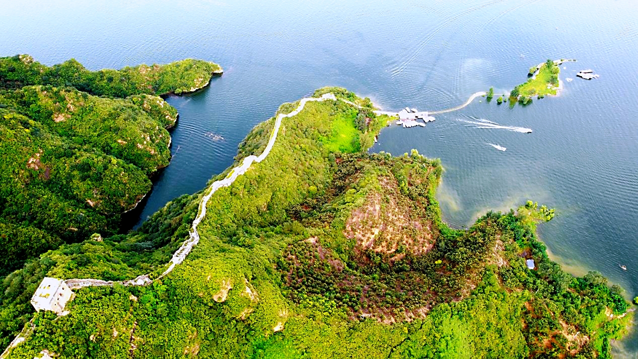 寬城滿族自治縣境內潘家口水庫“水下長城”。陳相旭攝