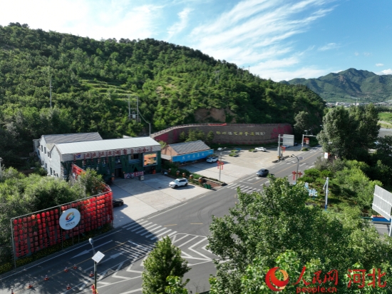 溫泉村航拍。人民網記者 李兆民攝