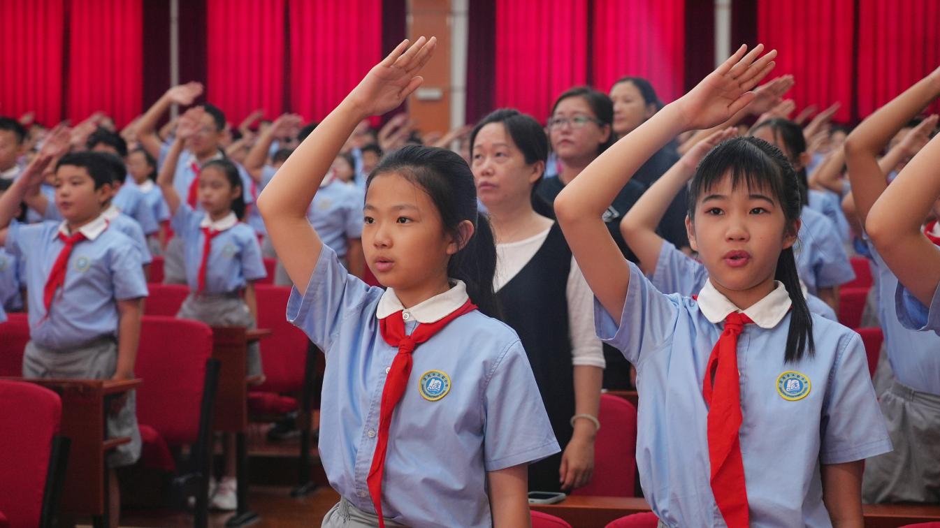 学生们现场表达“传承红色精神、担当时代使命”的坚定决心。刘一明摄