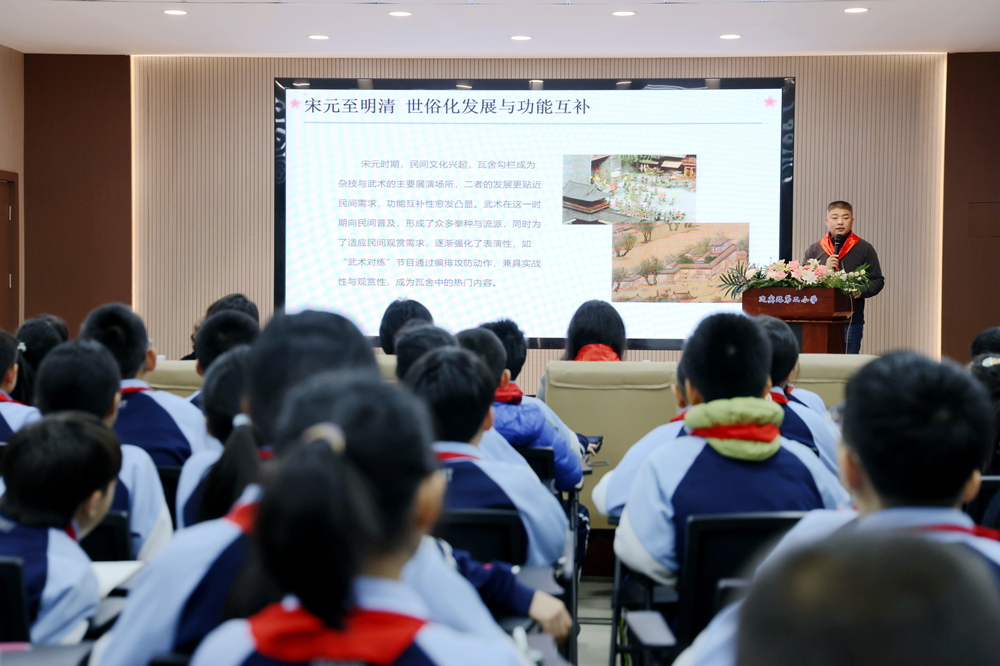 沧州市运河区“大运河文化课堂”系列活动走进沧州市迎宾路第二小学。王杰摄