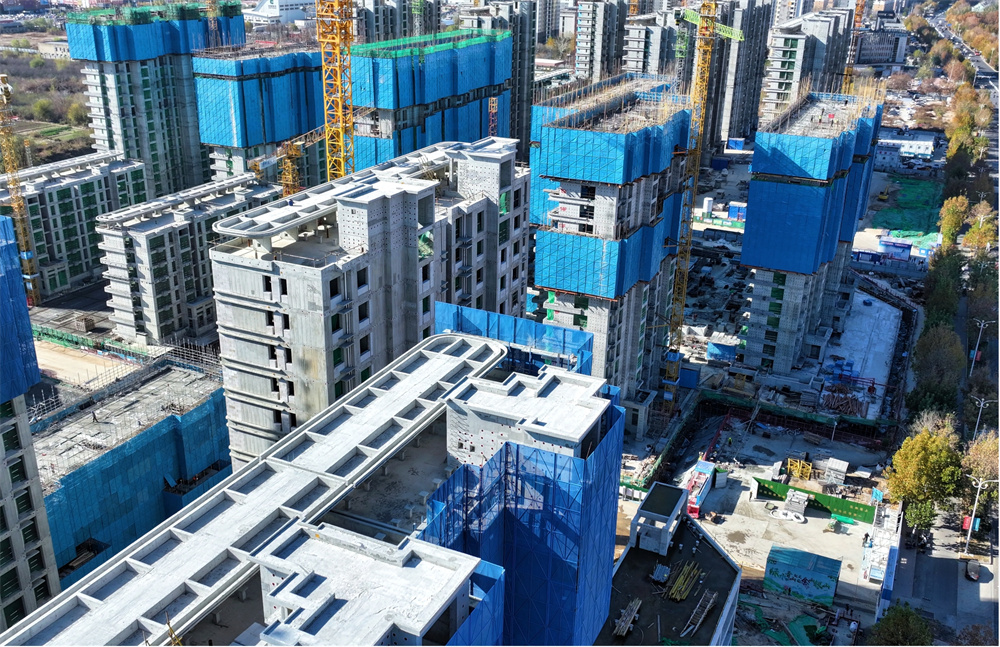 11月18日,通泰园安置房项目建设现场。杨洋摄