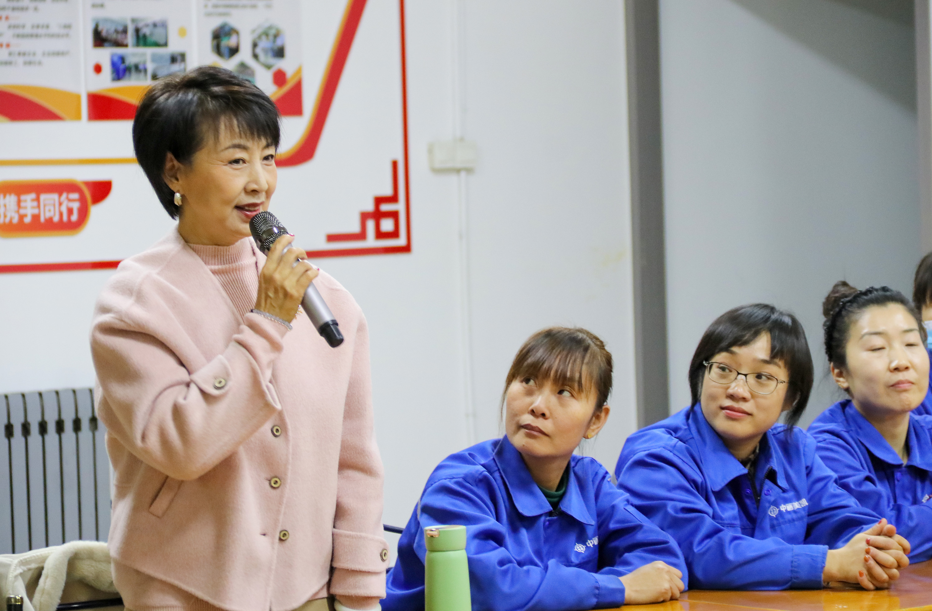 11月21日，竞秀区文化名家杨丽红宣讲。耿培轩摄