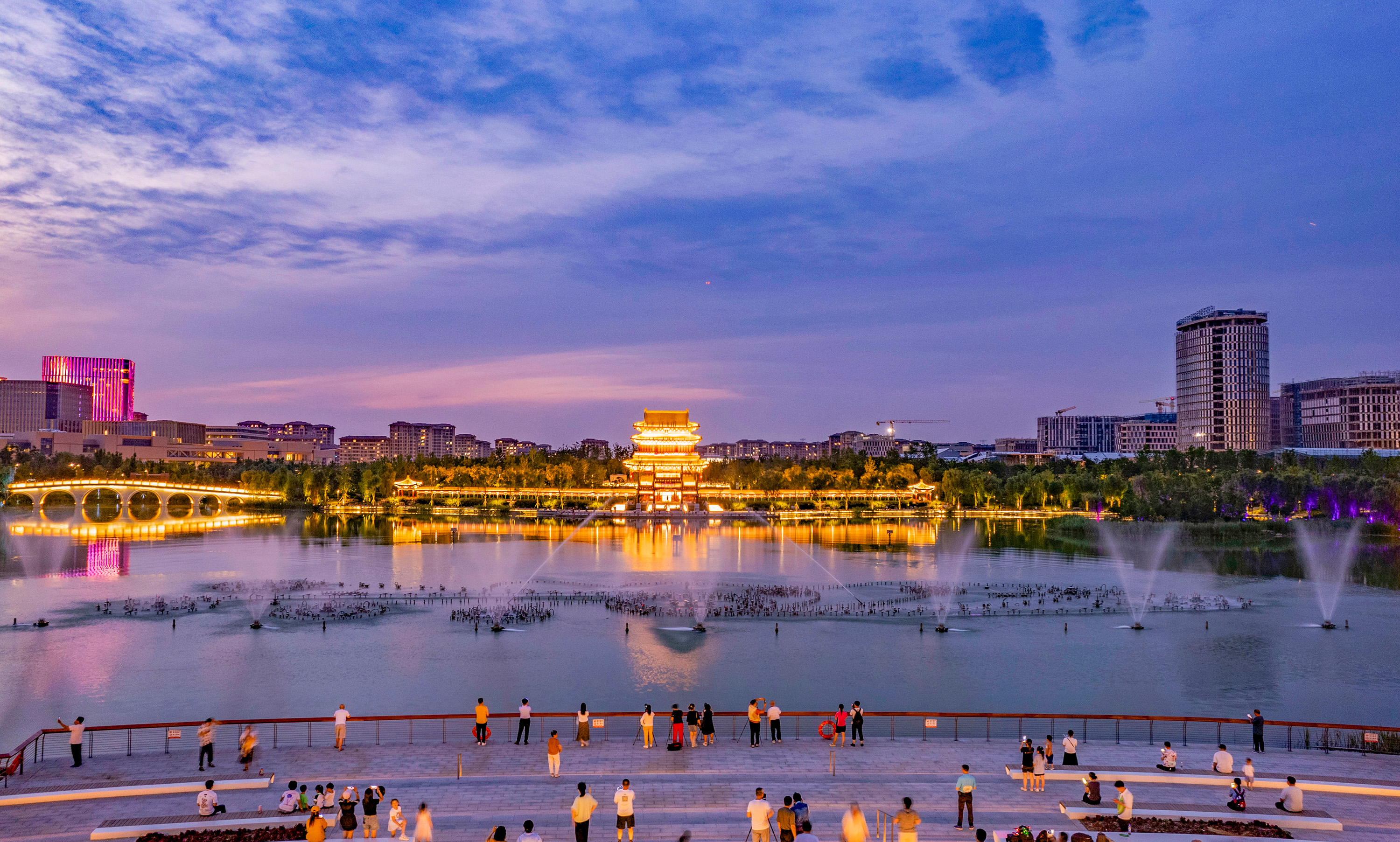 金湖美景。蔣東良攝