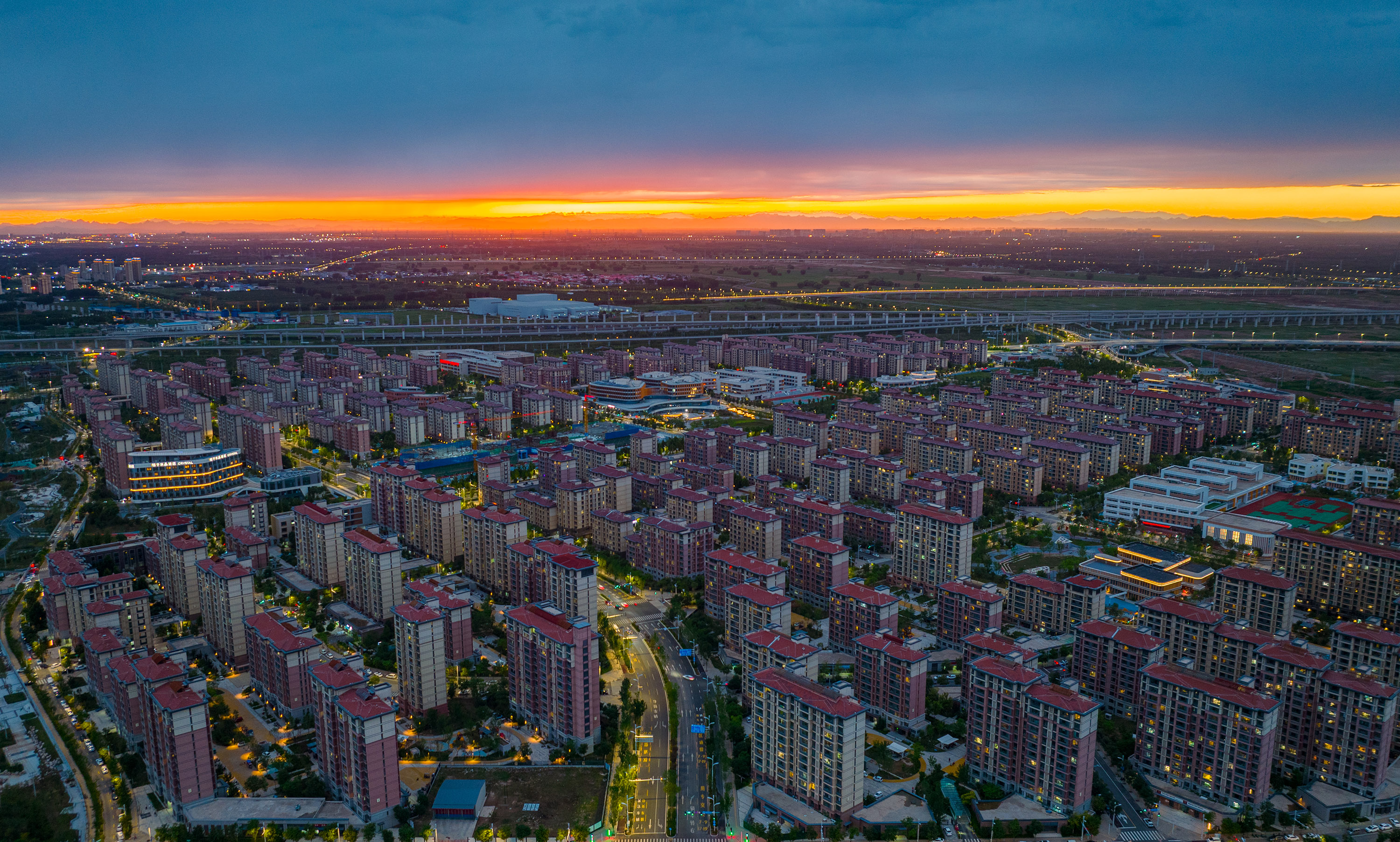 雄東天際線。孫東鑫攝