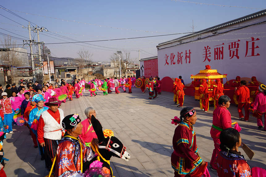 曲阳县庄窠乡贾庄村丰富多彩的文化文艺活动。马芊芊摄