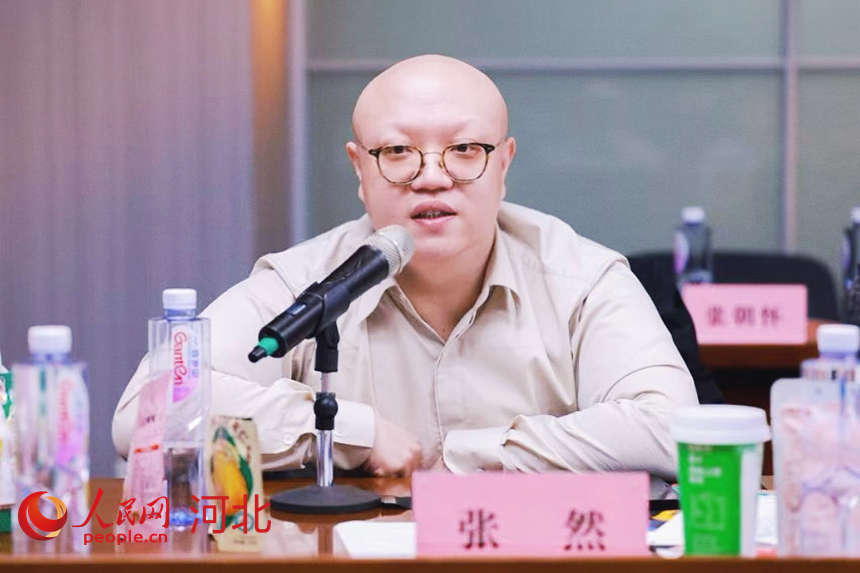 在“山海相连 青龙入湾”青龙特色产业粤港澳大湾区招商对接会上张然发言。人民网 左原铭摄