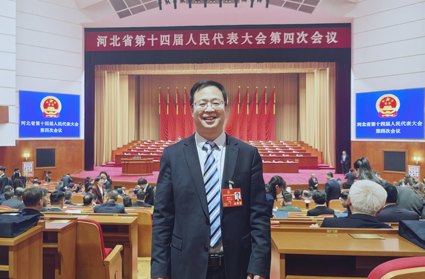 河北省人大代表，河北乾骥律师事务所主任康君元。受访者供图