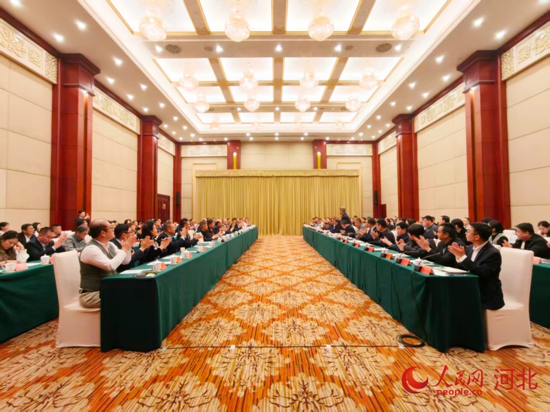 1月27日,河北省特色产业集群企业与省政协港澳委员、海外侨胞代表对接会在石家庄举行。人民网记者 朱延生摄
