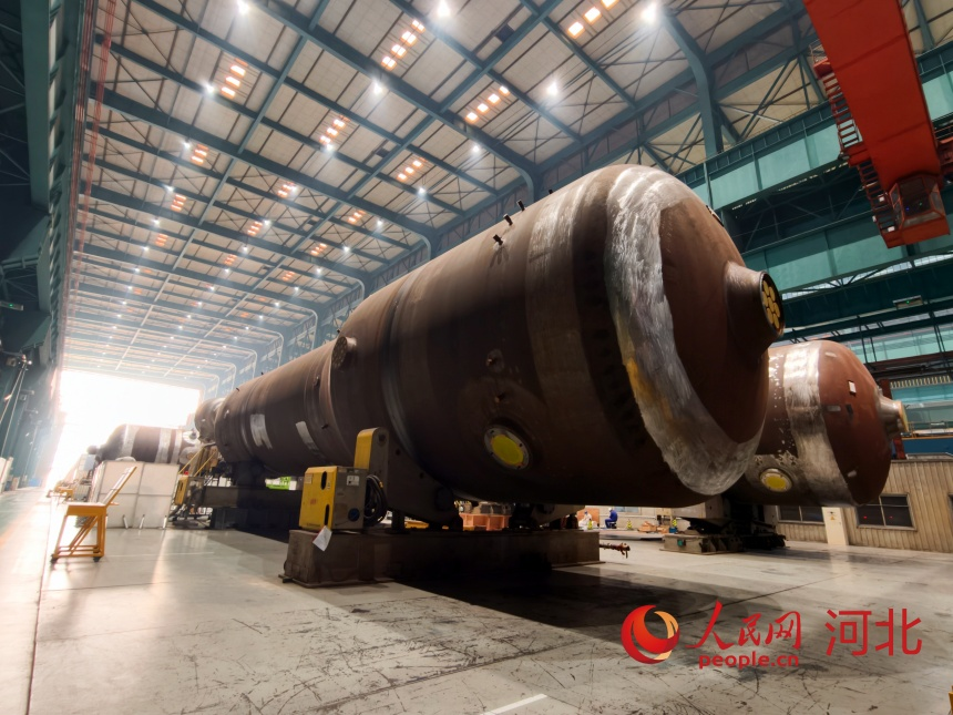哈电重装车间生产的CAP1000蒸汽发生器。人民网记者 朱延生摄