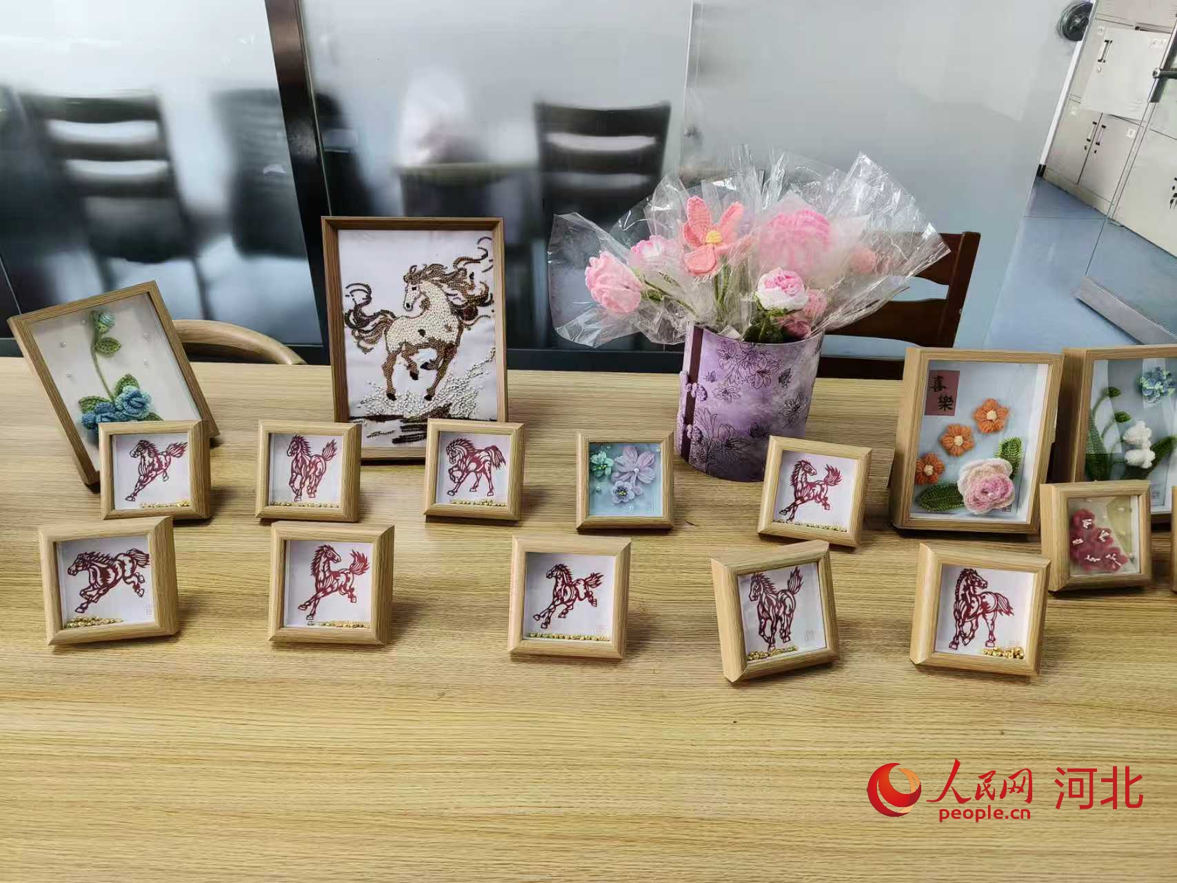 “心青年”的剪紙作品。人民網 於雪晴攝