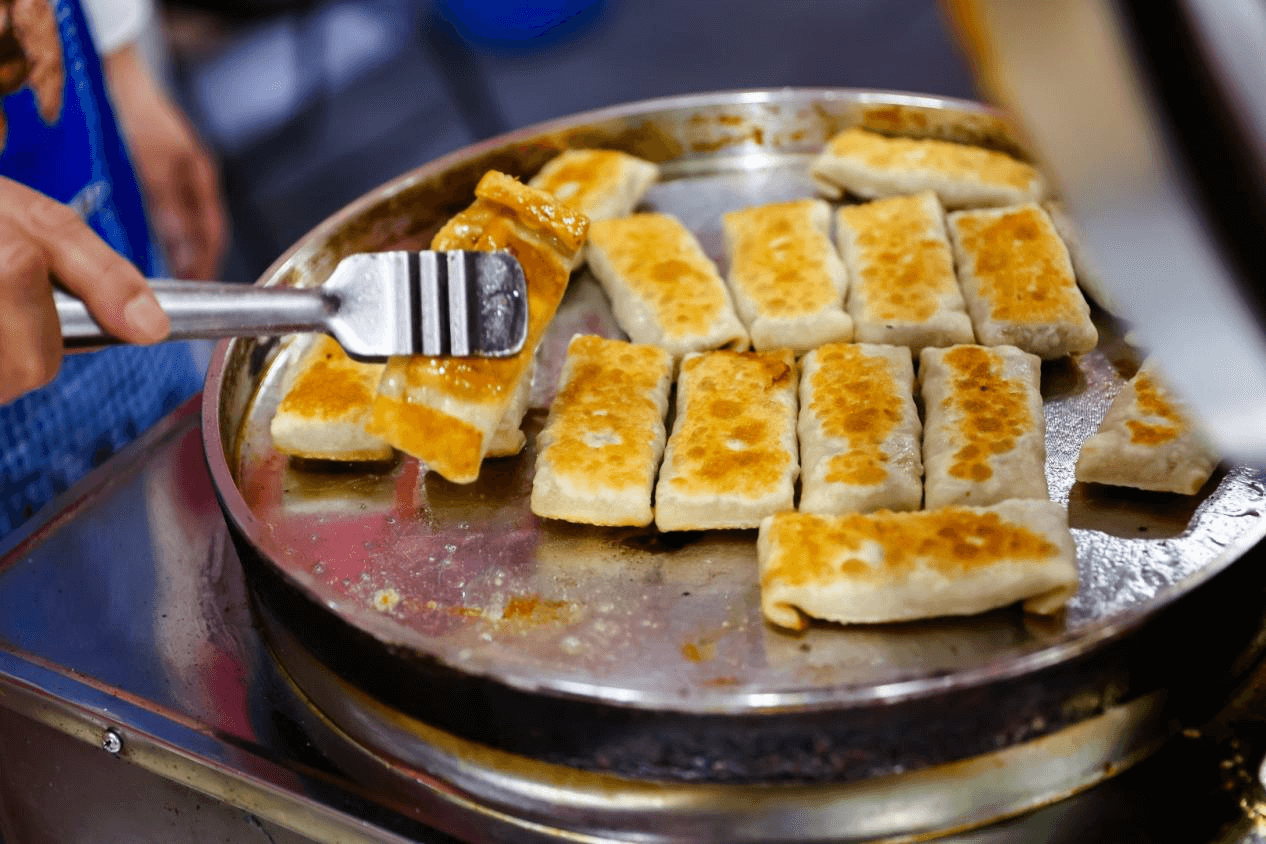 年貨節現場美食。廊坊市委網信辦供圖