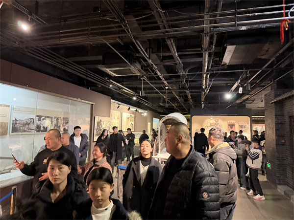 游客參觀館陶博物館。郭珂珂攝