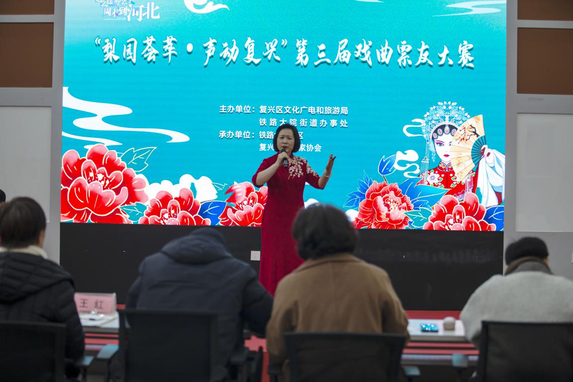 参赛选手在决赛中一展风采。聂长青摄