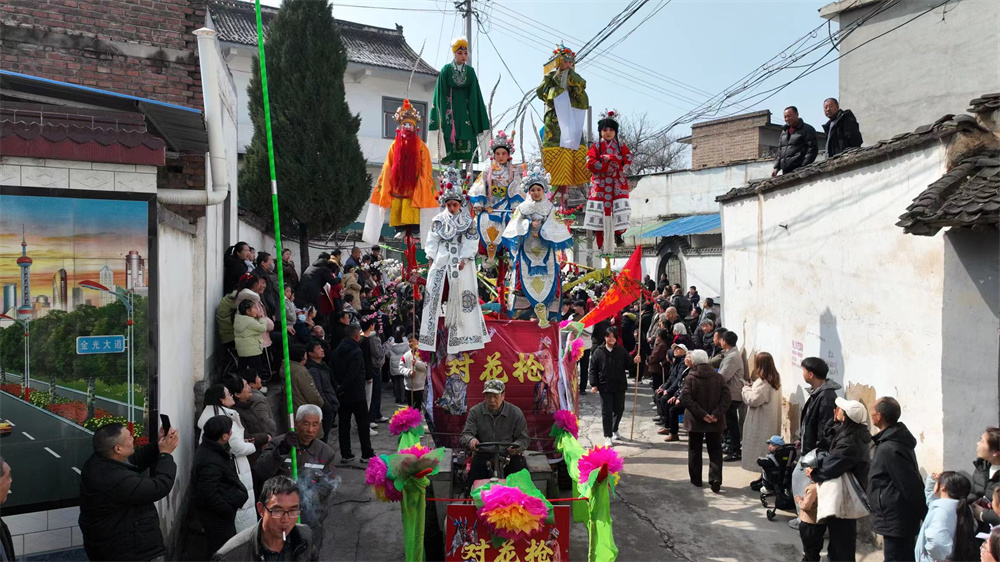 涉縣河南店鎮南庄村游街表演高台。路海東攝