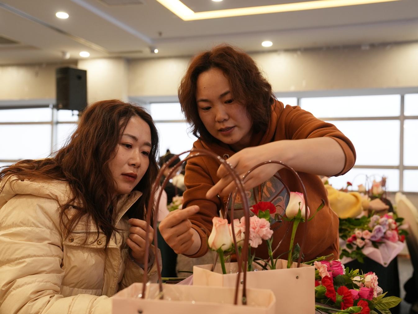 插花技能培训活动现场。刘友辉摄