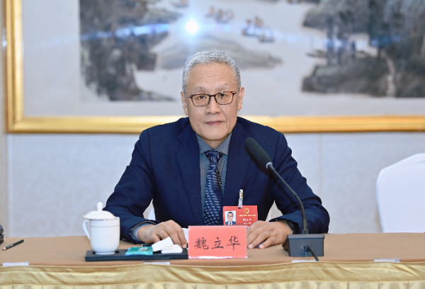 全國人大代表、君樂寶乳業集團董事長兼總裁魏立華。