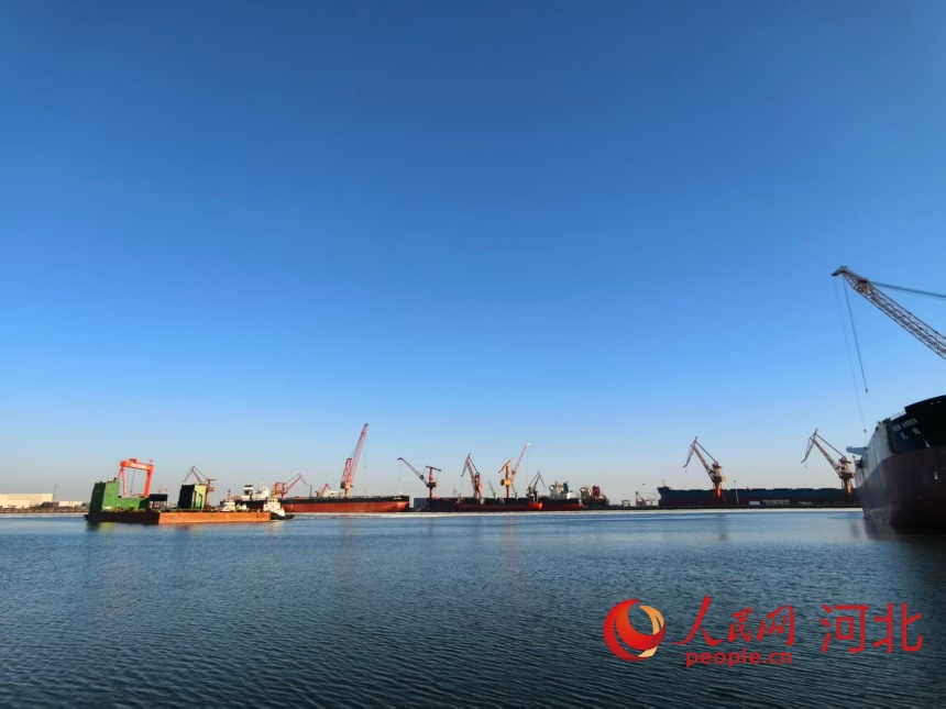 中船大连造船山船重工生产现场。人民网记者 朱延生摄