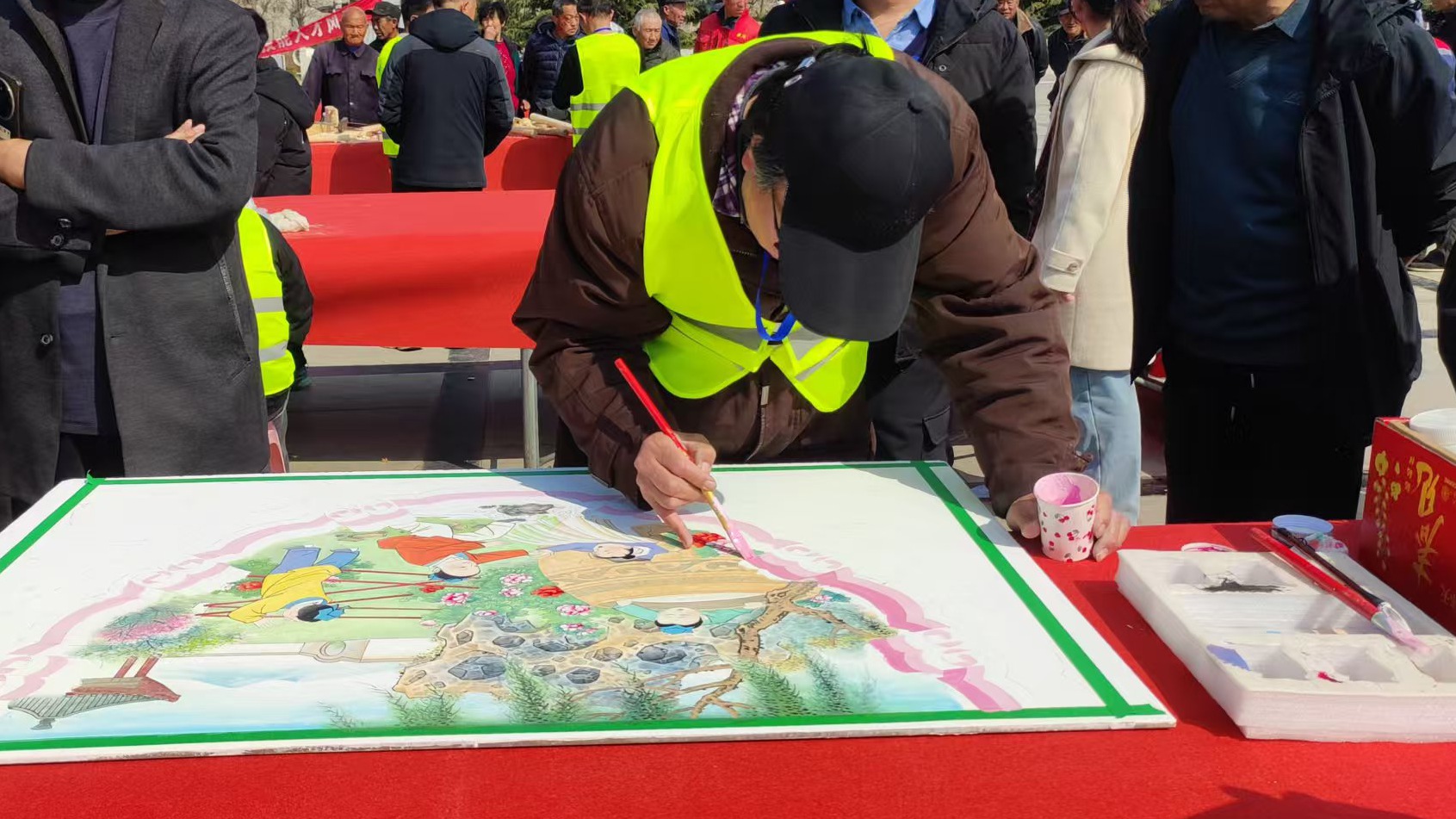 彩绘比赛现场。王建民摄