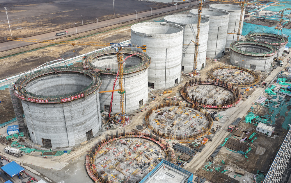 3月18日，黄骅港五期工程筒仓工地施工现场。傅新春摄