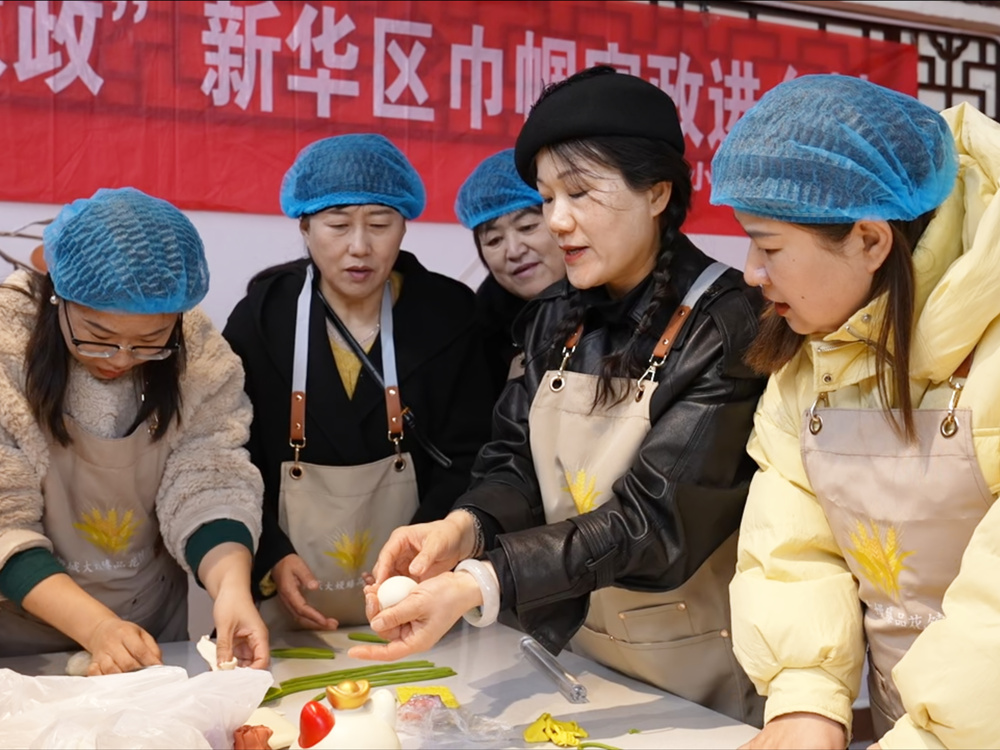 潜心学习。刘一明摄