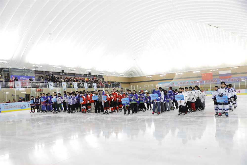 2026中俄冰球友谊赛现场。宋晶晶摄