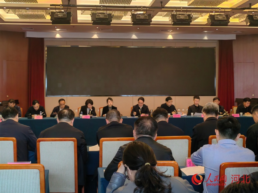 河北省促进民营经济发展壮大部门联席会议2026年全体会议现场。实习生 马旭东摄