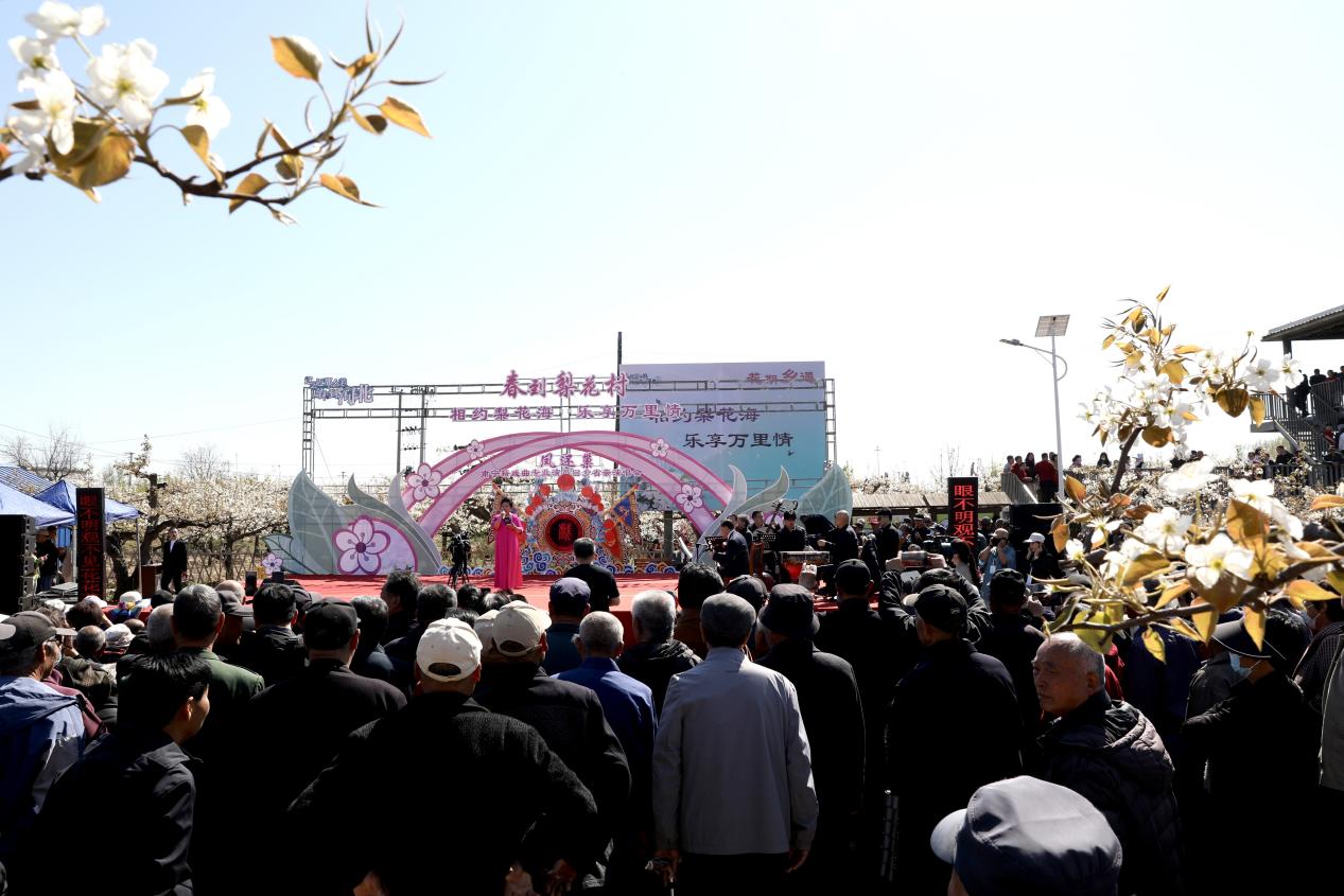 京剧《打龙袍》选段“龙车凤辇进皇城”。刘巨雷摄