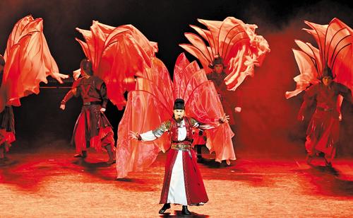 2025年11月20日，舞剧《颜真卿》演出现场。本报记者 史晟全摄
