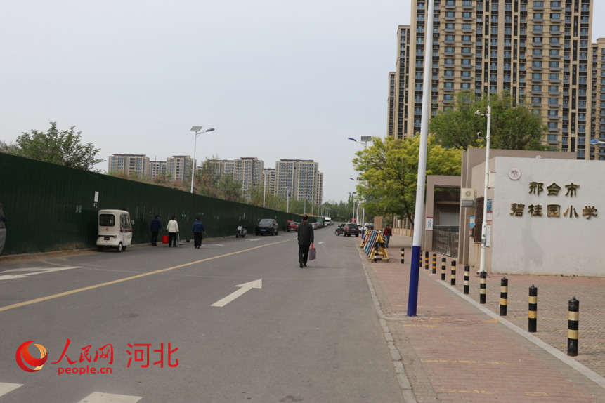 整修一新的和春路。人民網記者 祝龍超攝