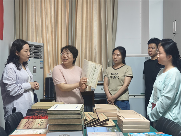 邯郸市复兴区档案馆开展档案开放日活动。陈超摄