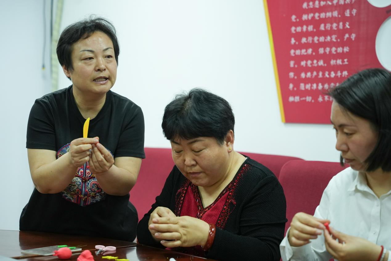 活动现场开展非遗面塑制作活动。李虹熹摄