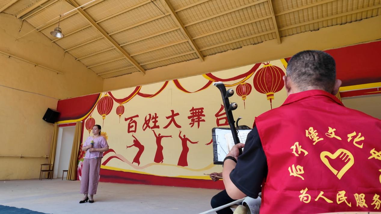 寿山寺镇后宁堡村端午活动现场。卢文彬摄