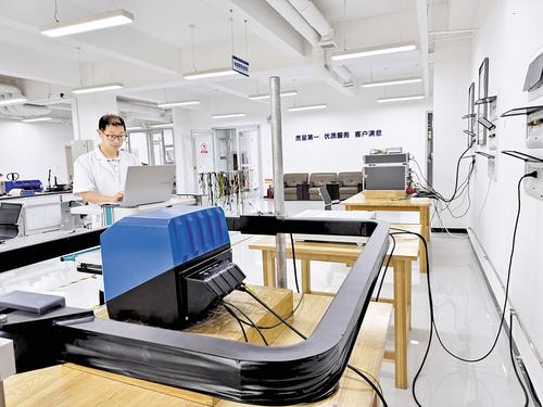 高校门口搭建创新加速器(图1)