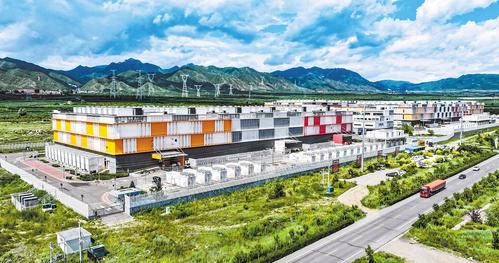 近日航拍的位于怀来县的河北秦淮数据存瑞基地。 本报记者 耿 辉摄