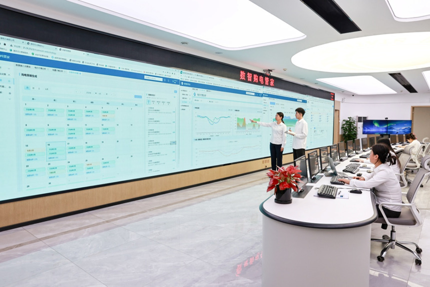 国网河北营销中心人工智能研发团队开展“数智购电管家”智能应用功能调试。周洋摄