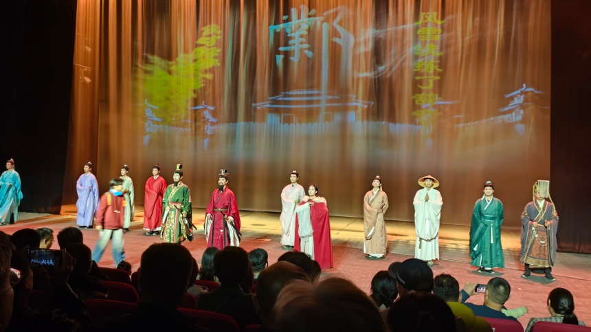 邺都幻境·三台秀演城实景演出《邺都长歌》。贾中岳摄