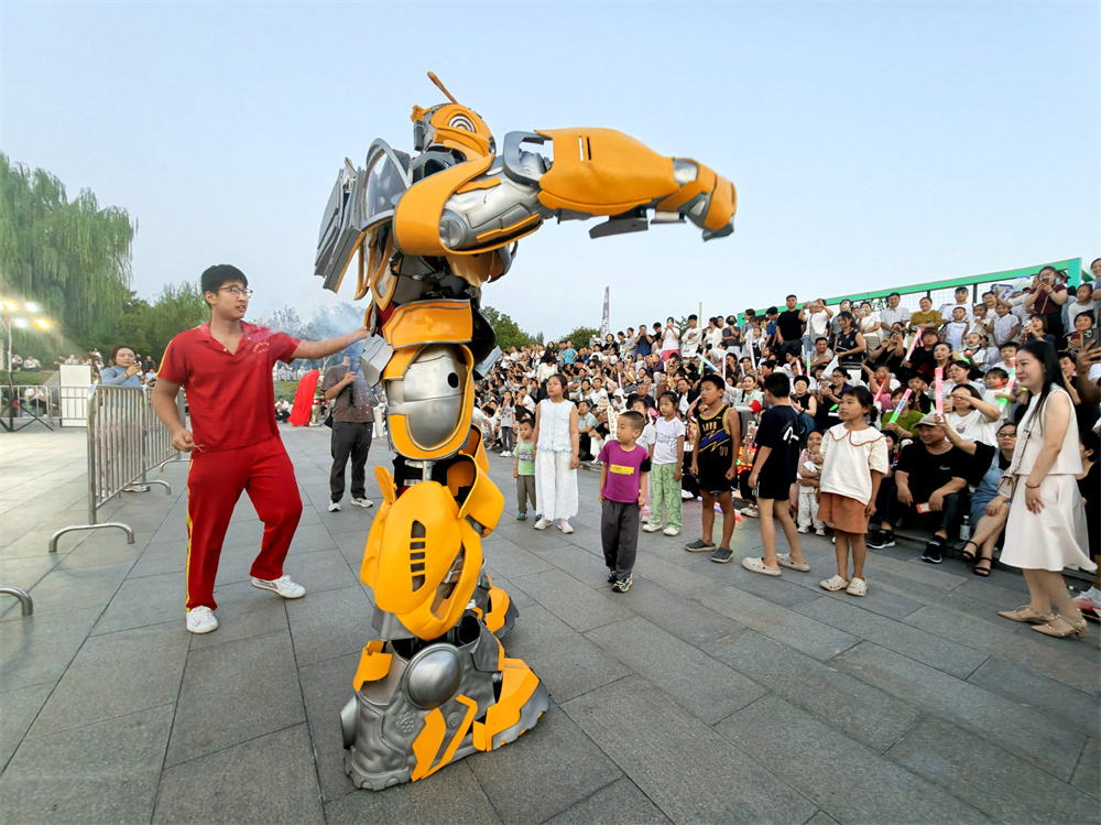 趙王城音樂季現場的NPC互動。薛萬濤攝